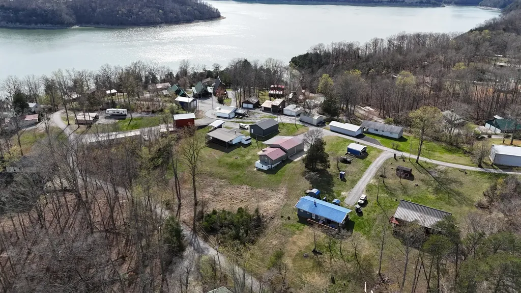150 Lakeview Circle Nancy KY 42544