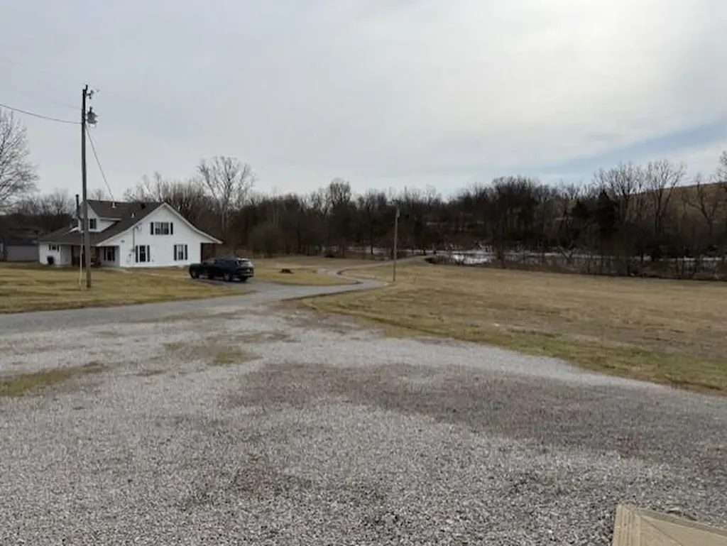 973 Levy Road Paris KY 40361