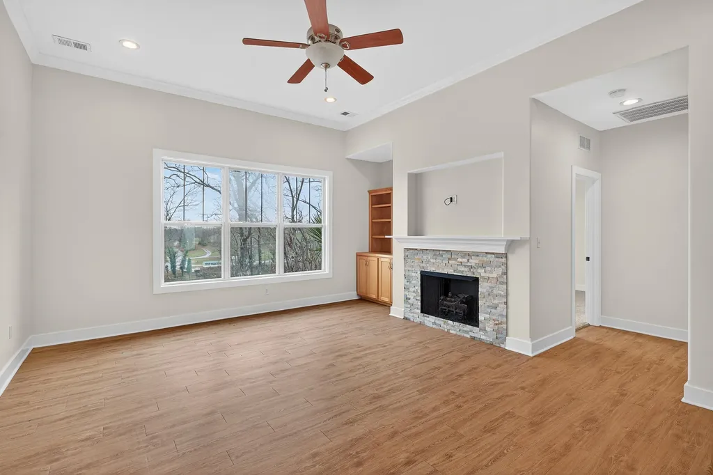 370 Persimmon Way Harrodsburg KY 40330