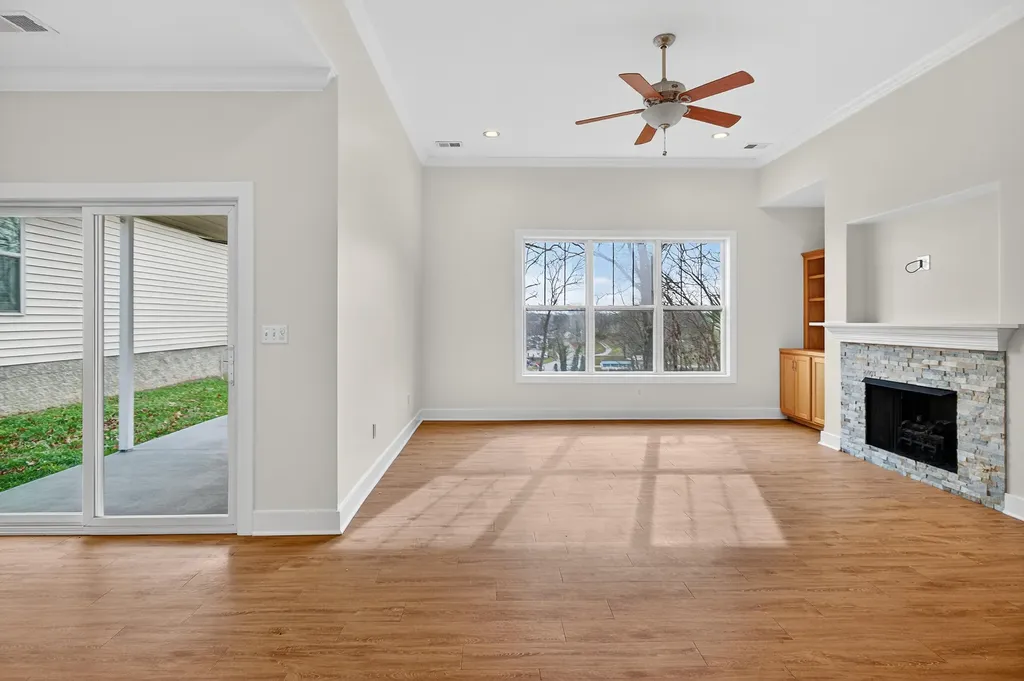 370 Persimmon Way Harrodsburg KY 40330