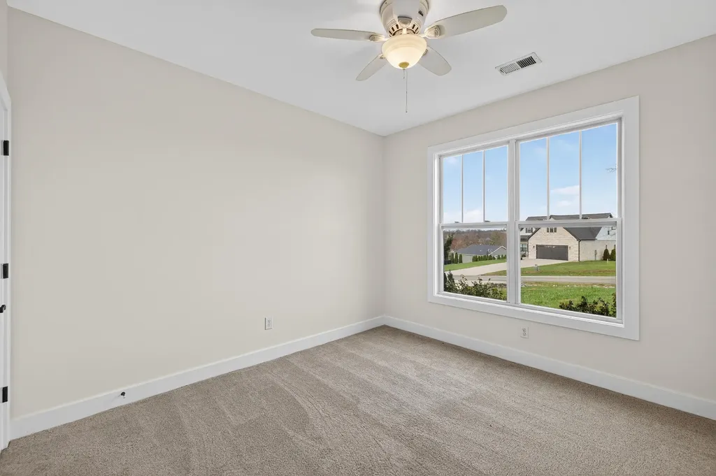 370 Persimmon Way Harrodsburg KY 40330