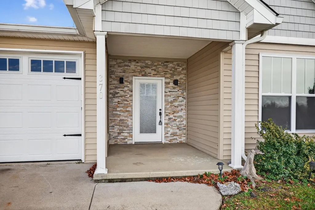 370 Persimmon Way Harrodsburg KY 40330