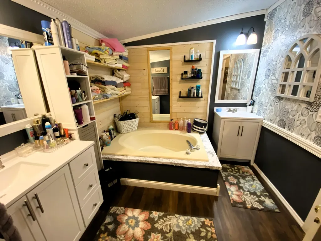 2296 Highway 3443 Annville KY 40402