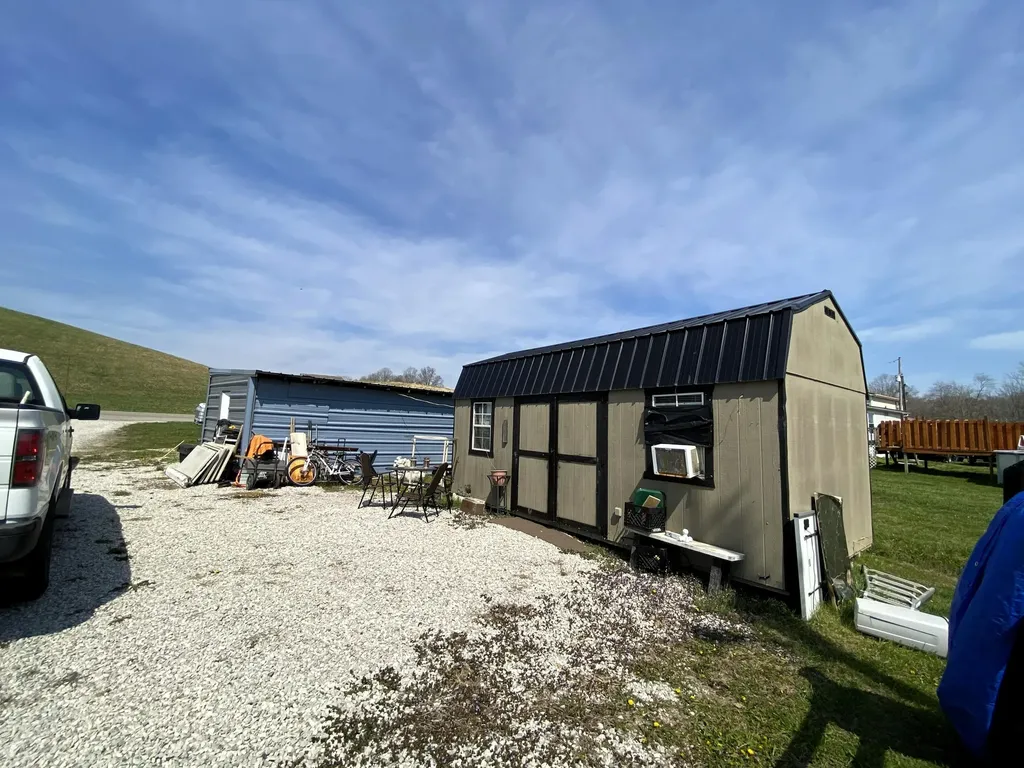 2296 Highway 3443 Annville KY 40402