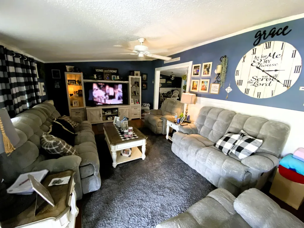 2296 Highway 3443 Annville KY 40402