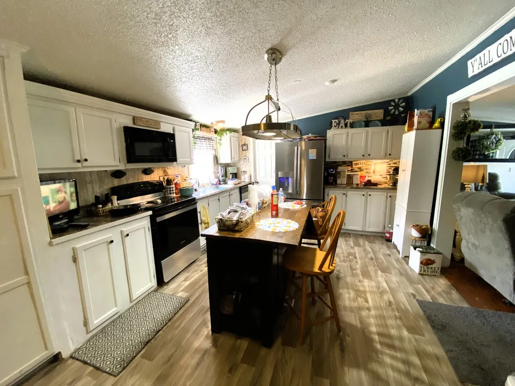 2296 Highway 3443 Annville KY 40402