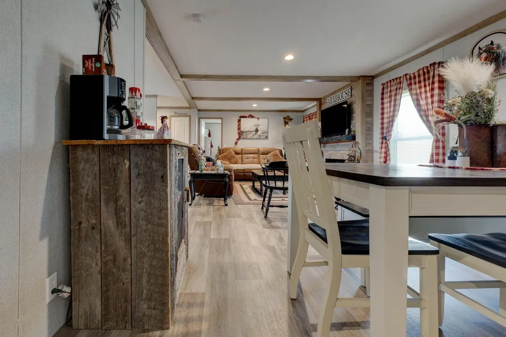 1867 Dan Ridge Road Wellington KY 40387
