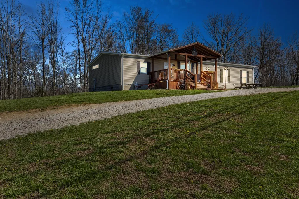 1867 Dan Ridge Road Wellington KY 40387