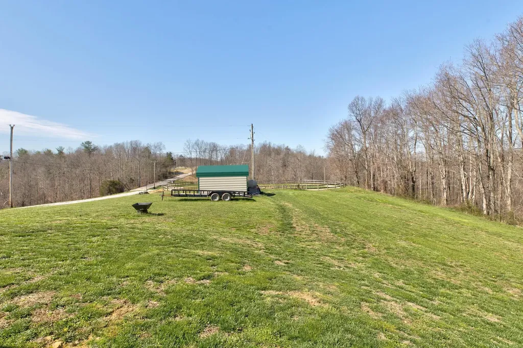 1867 Dan Ridge Road Wellington KY 40387