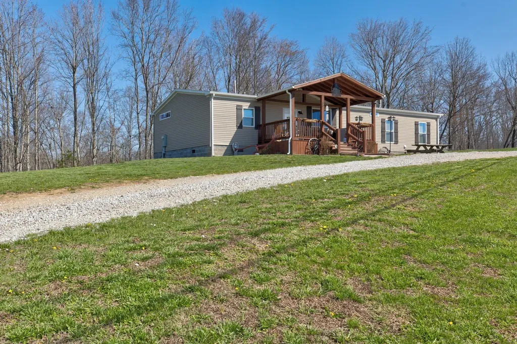 1867 Dan Ridge Road Wellington KY 40387