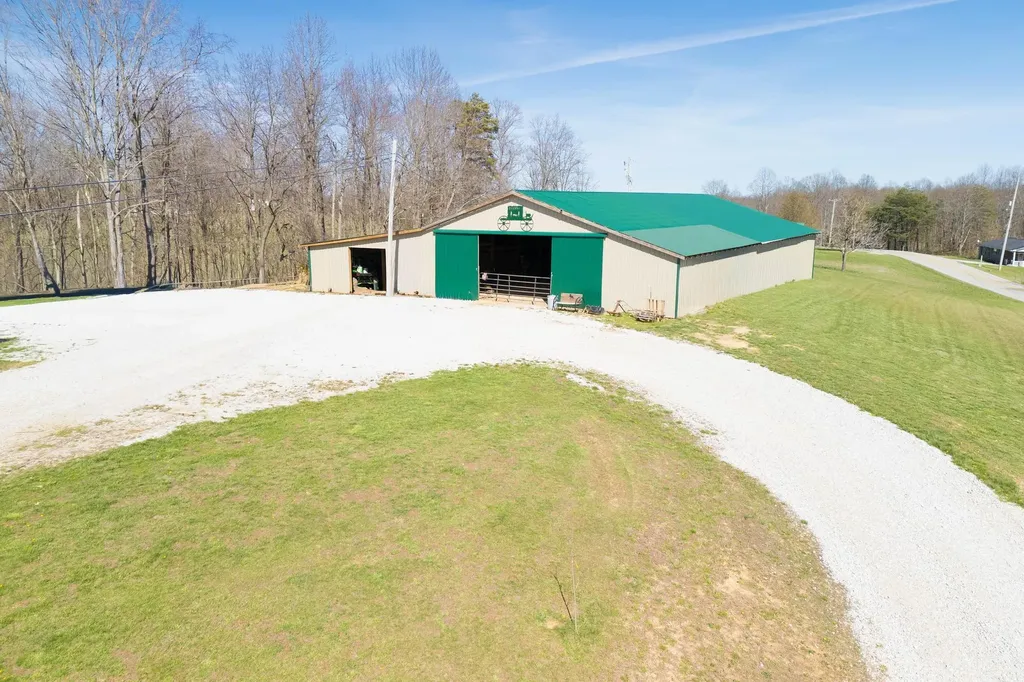 1867 Dan Ridge Road Wellington KY 40387