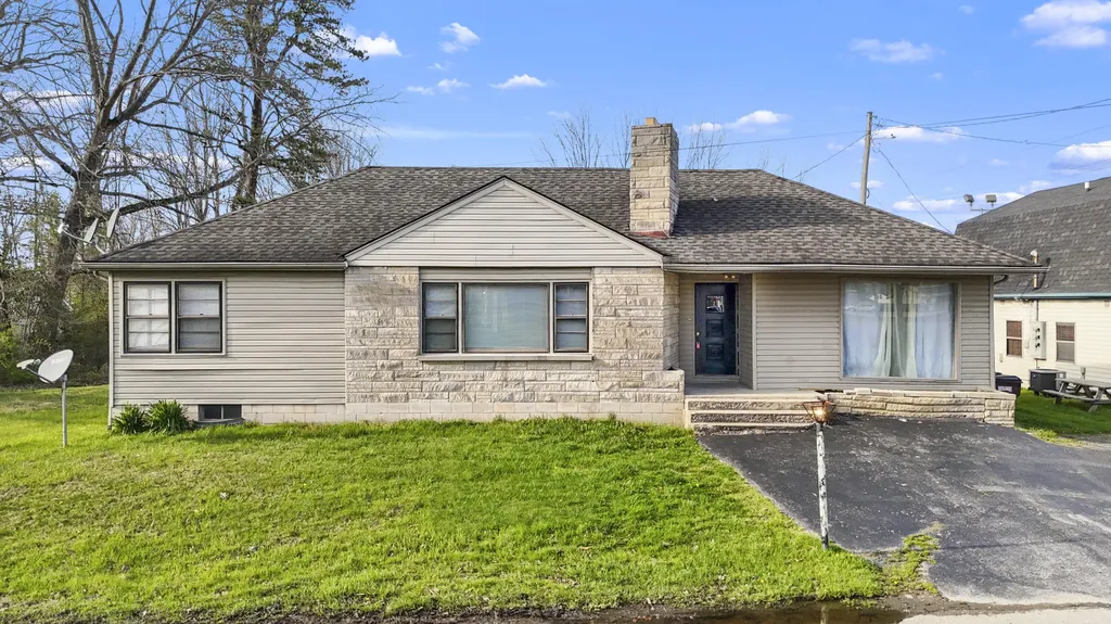 221 Halls Road Stanton KY 40380