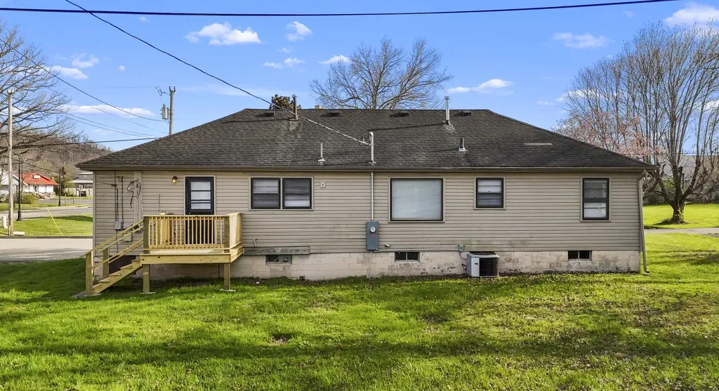 221 Halls Road Stanton KY 40380