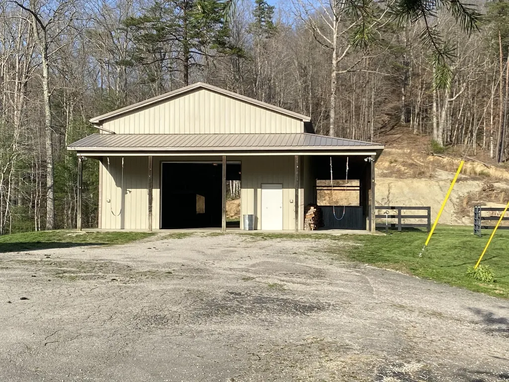 11598 Red Lick Road Irvine KY 40336