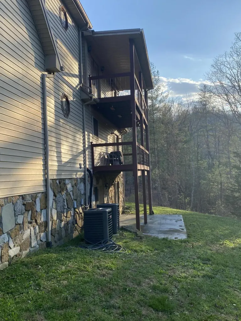 11598 Red Lick Road Irvine KY 40336