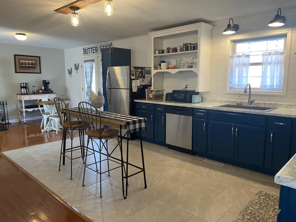 11598 Red Lick Road Irvine KY 40336