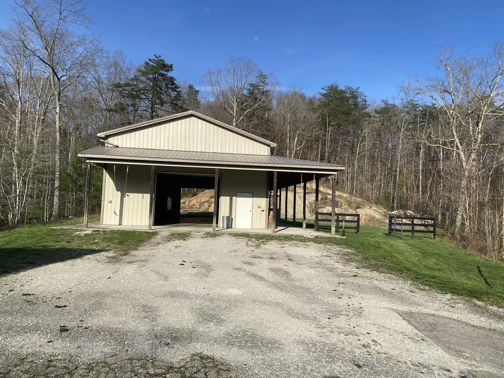 11598 Red Lick Road Irvine KY 40336