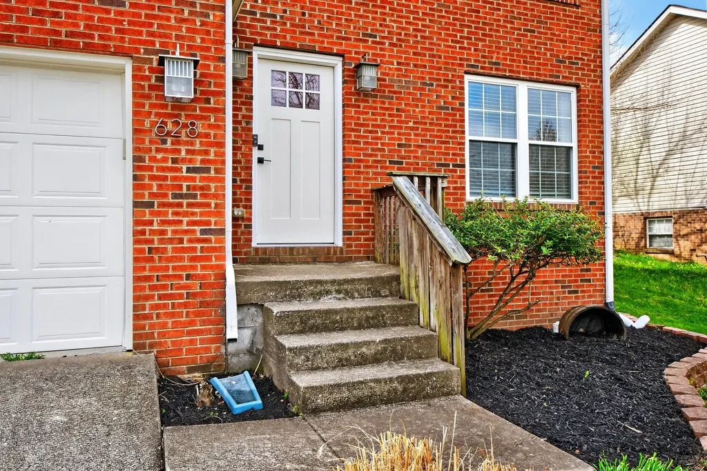 628 John Sutherland Drive Nicholasville KY 40356