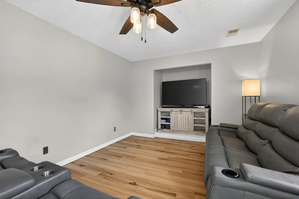 628 John Sutherland Drive Nicholasville KY 40356