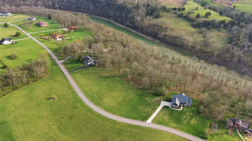 480 Lakeside Drive Lancaster KY 40444