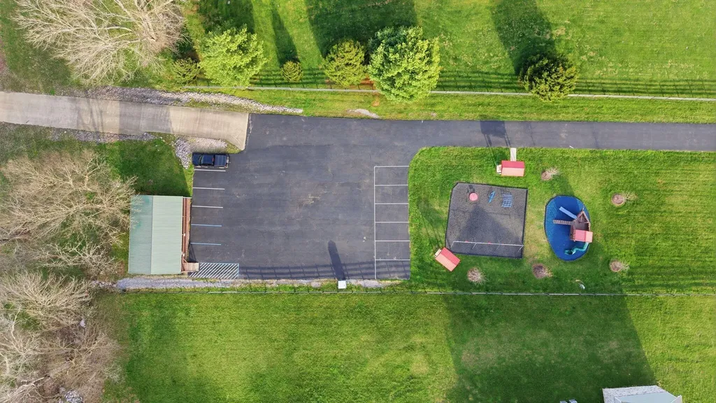 480 Lakeside Drive Lancaster KY 40444