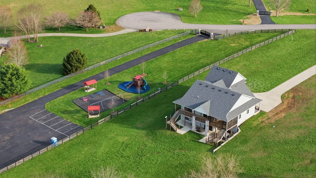 480 Lakeside Drive Lancaster KY 40444