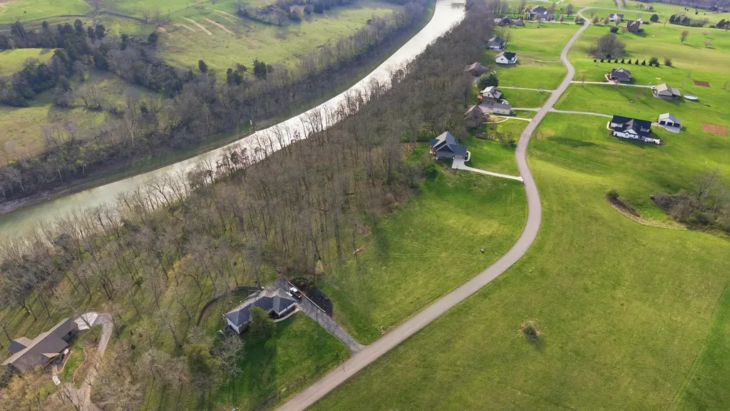 480 Lakeside Drive Lancaster KY 40444