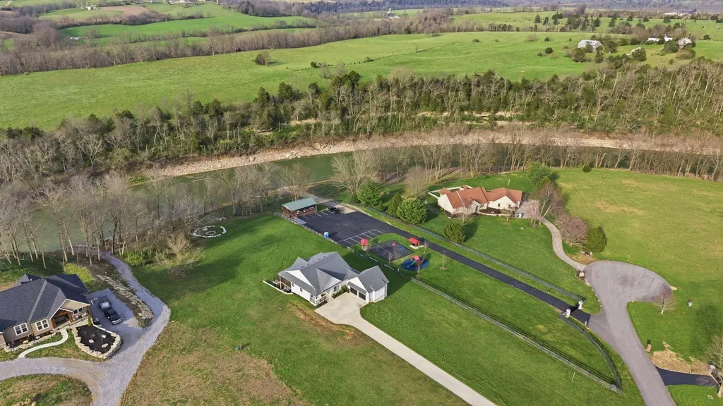 480 Lakeside Drive Lancaster KY 40444