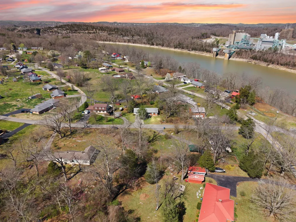 325 Maple Avenue Burnside KY 42519