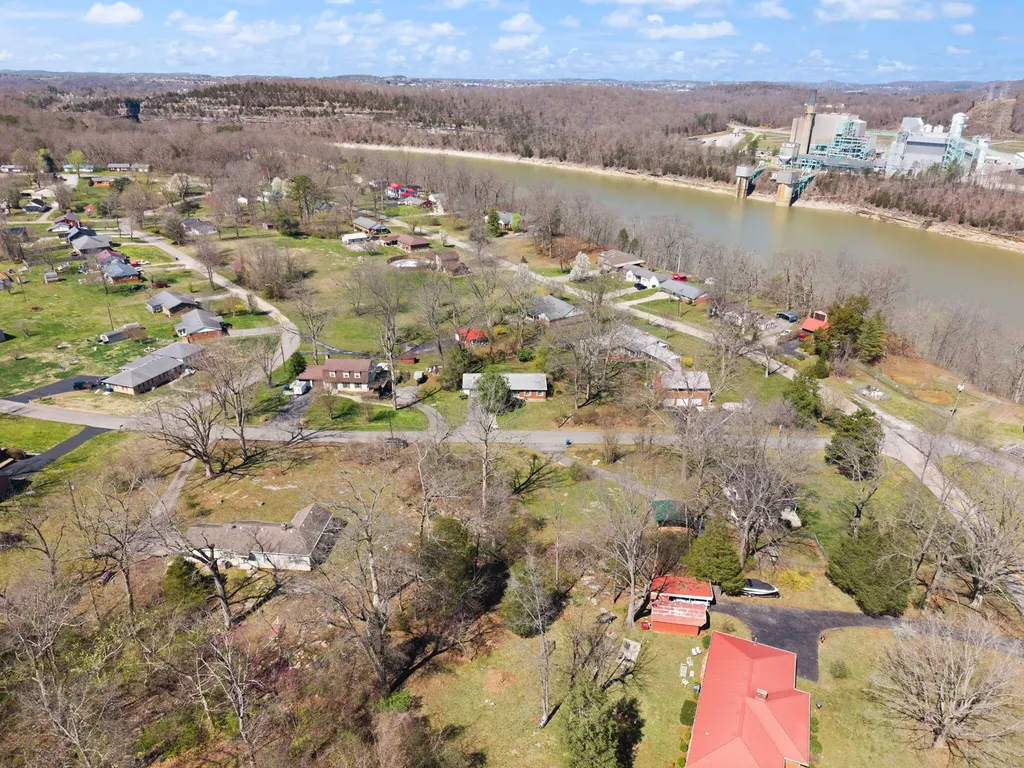 325 Maple Avenue Burnside KY 42519
