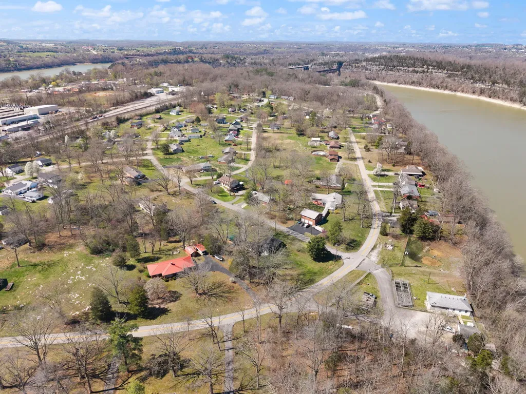 325 Maple Avenue Burnside KY 42519