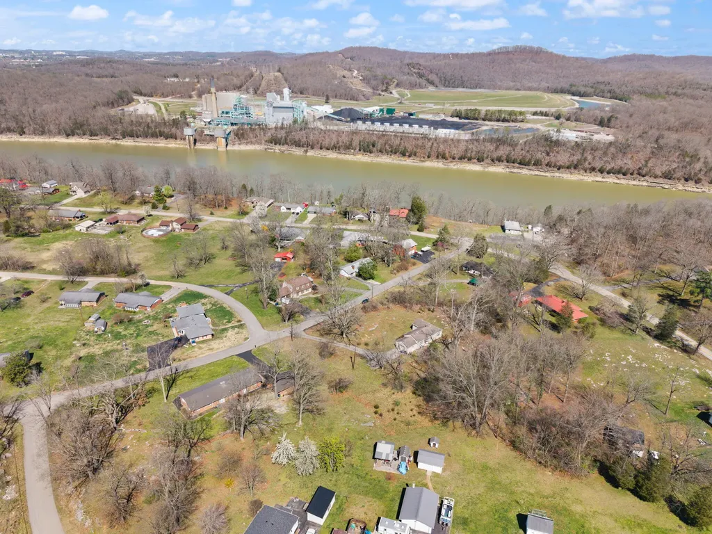 325 Maple Avenue Burnside KY 42519