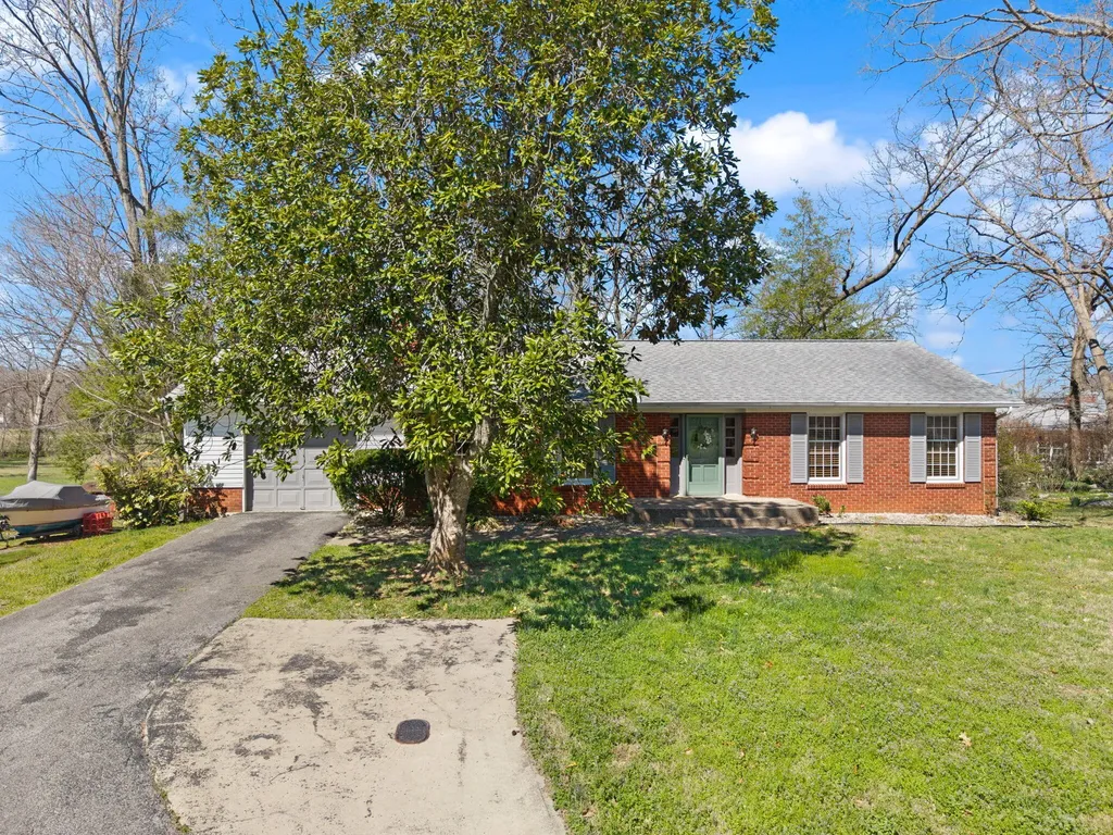 325 Maple Avenue Burnside KY 42519