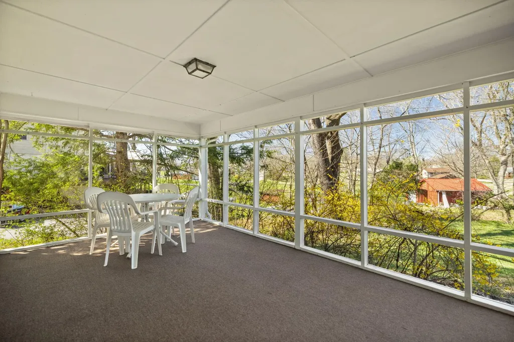 325 Maple Avenue Burnside KY 42519