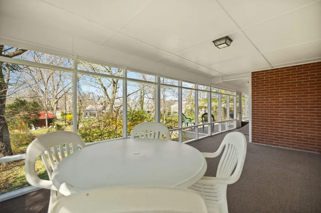 325 Maple Avenue Burnside KY 42519
