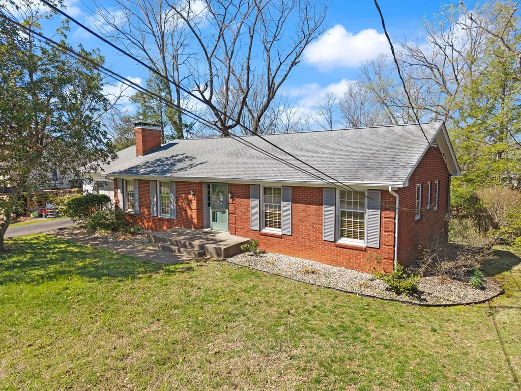 325 Maple Avenue Burnside KY 42519