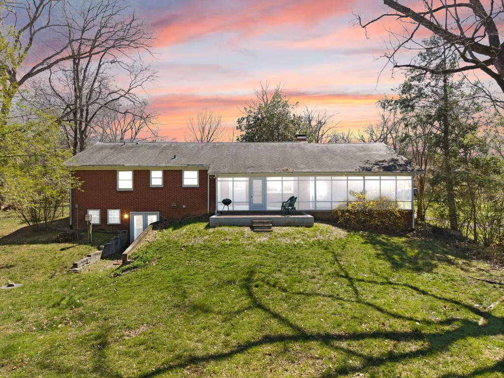325 Maple Avenue Burnside KY 42519