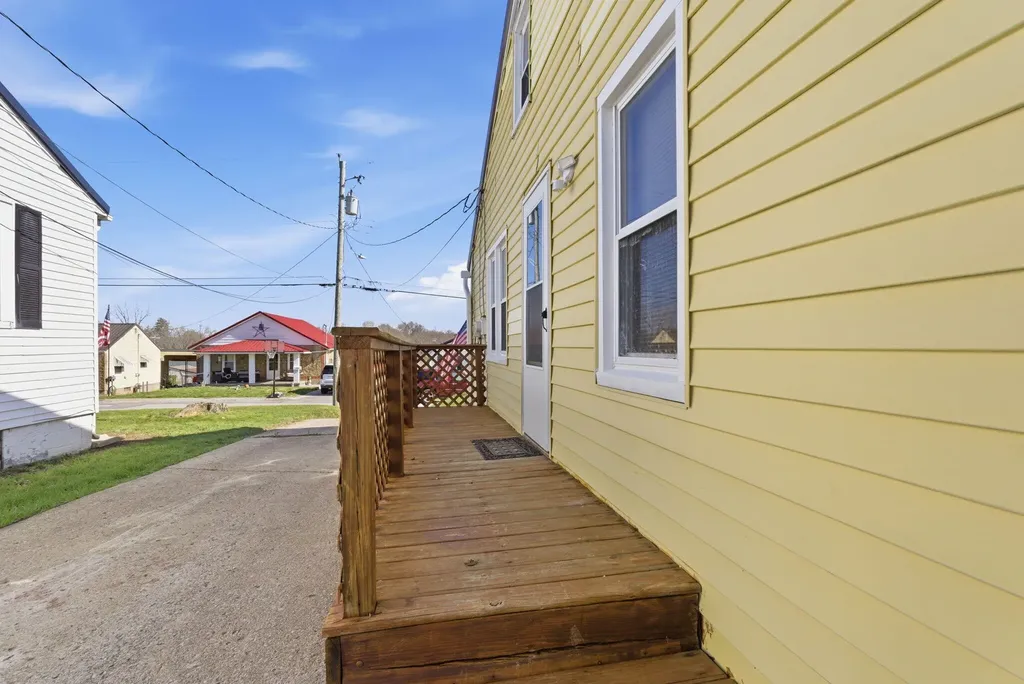 107 Stone Avenue Cynthiana KY 41031