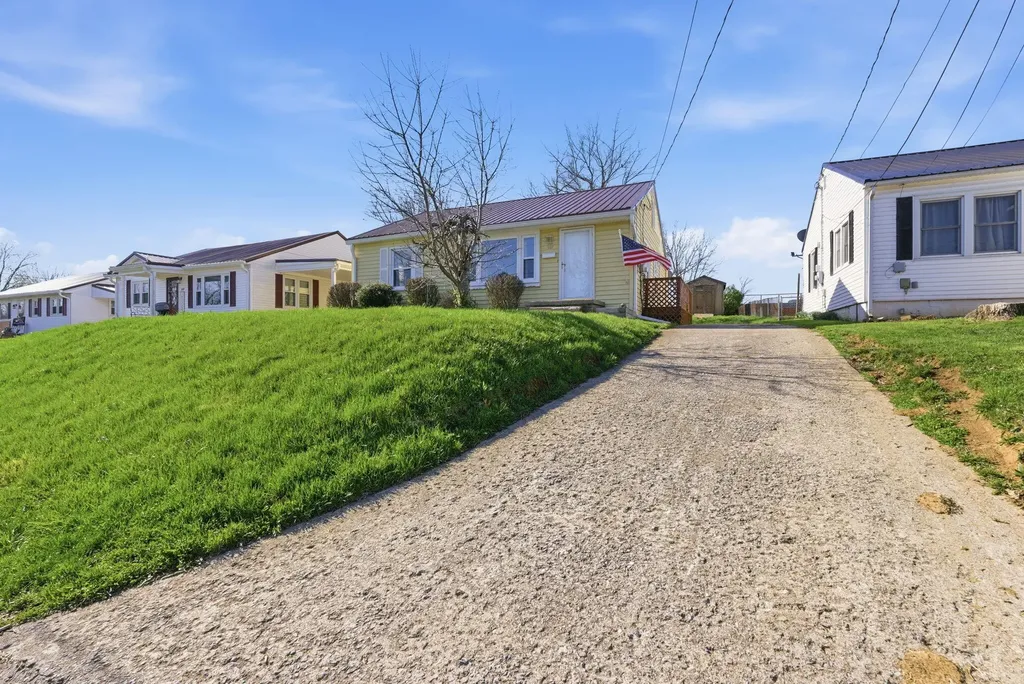 107 Stone Avenue Cynthiana KY 41031