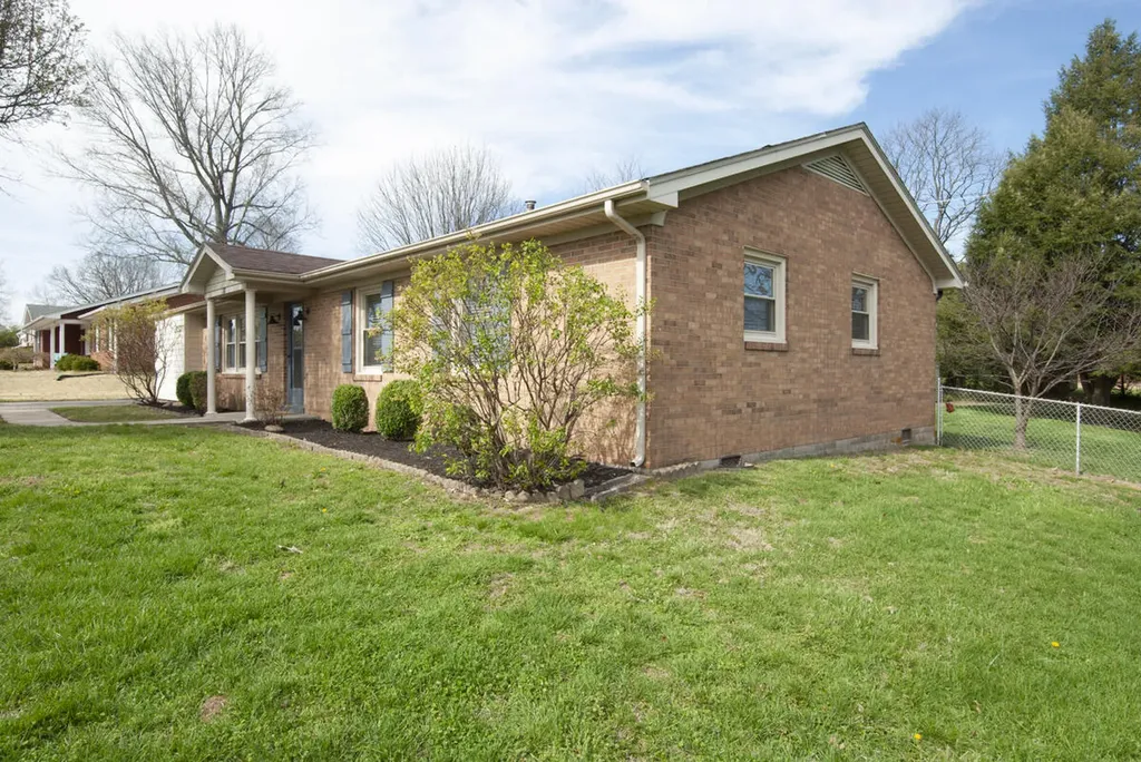 118 Lowry Lane Wilmore KY 40390