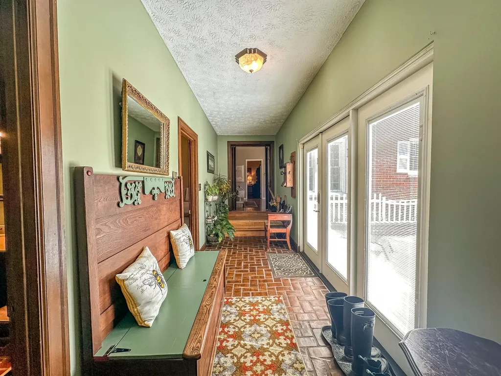 7581 Mcwhorter Road London KY 40741