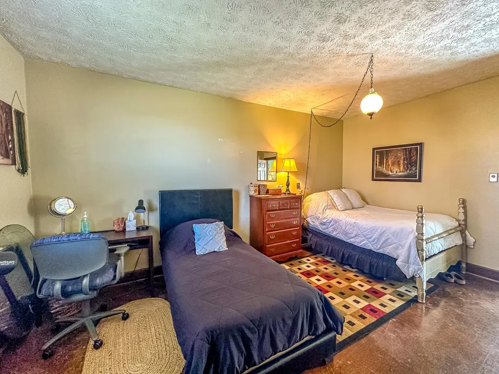7581 Mcwhorter Road London KY 40741