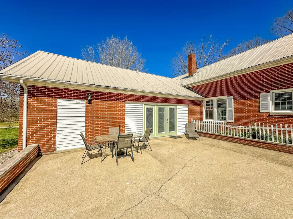 7581 Mcwhorter Road London KY 40741