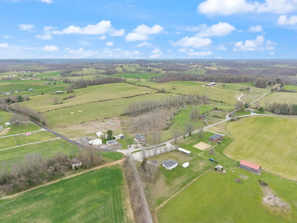 2690 Pond School Road Kings Mountain KY 40442