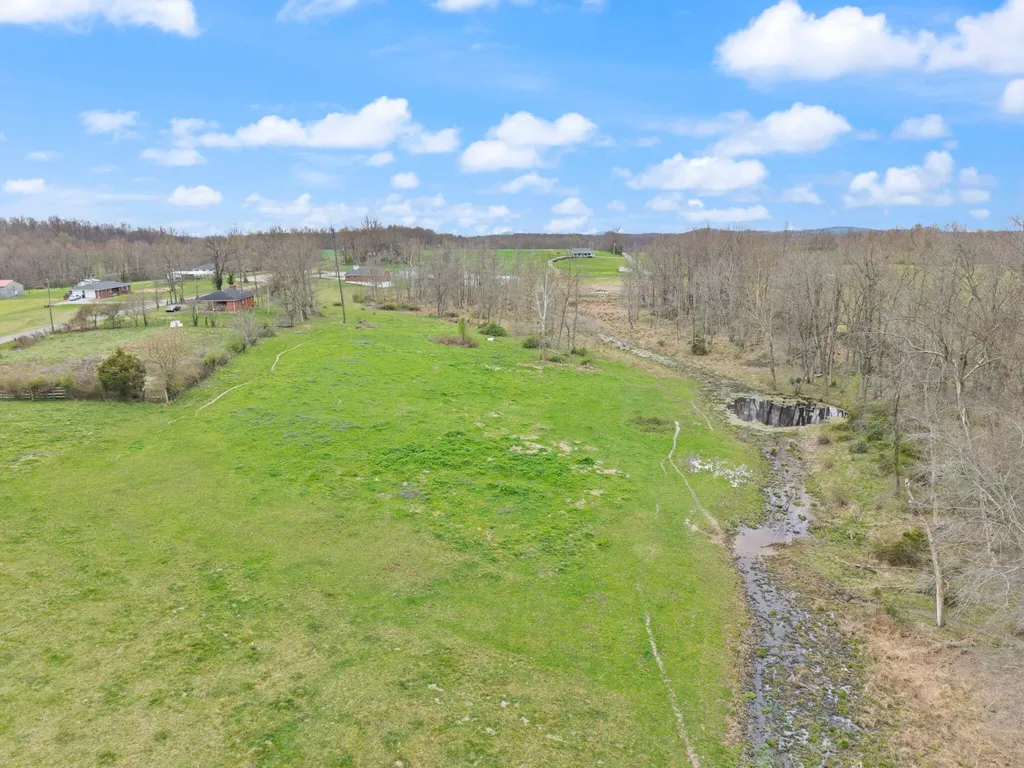 2690 Pond School Road Kings Mountain KY 40442