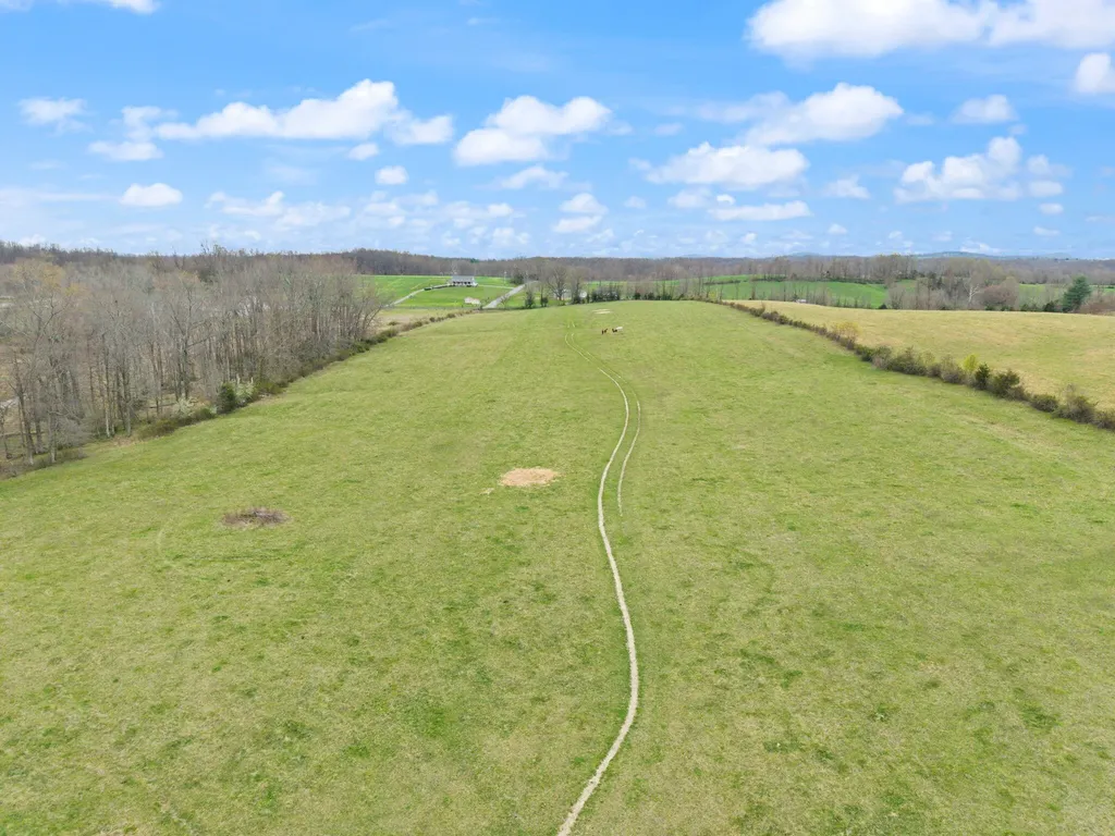 2690 Pond School Road Kings Mountain KY 40442