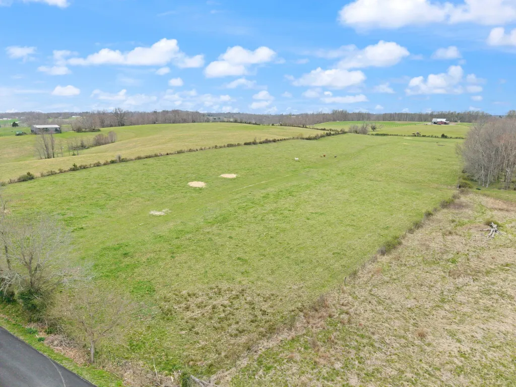 2690 Pond School Road Kings Mountain KY 40442