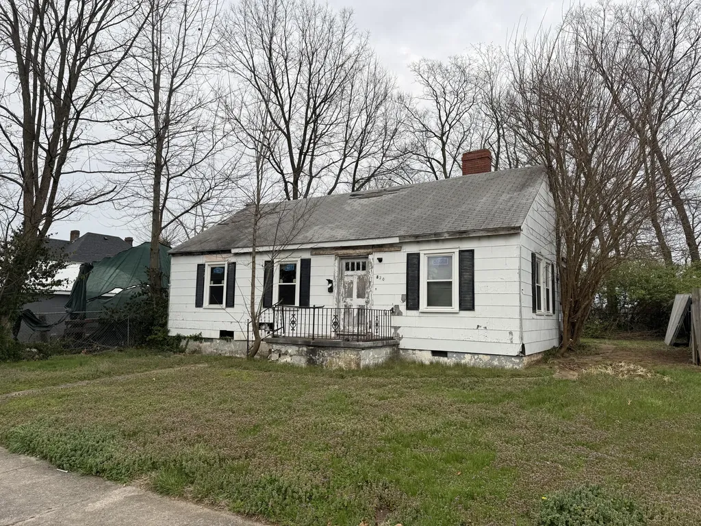 820 Walker Avenue Paris KY 40361