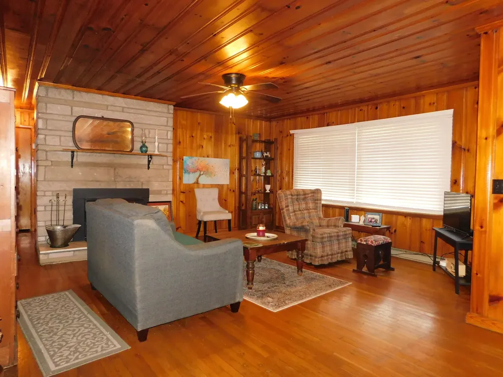116 Wolf Hollow Road Baxter KY 40806