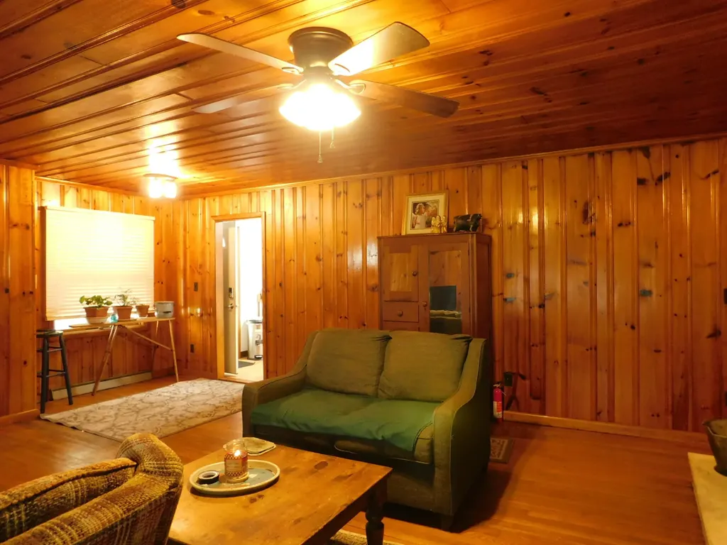 116 Wolf Hollow Road Baxter KY 40806